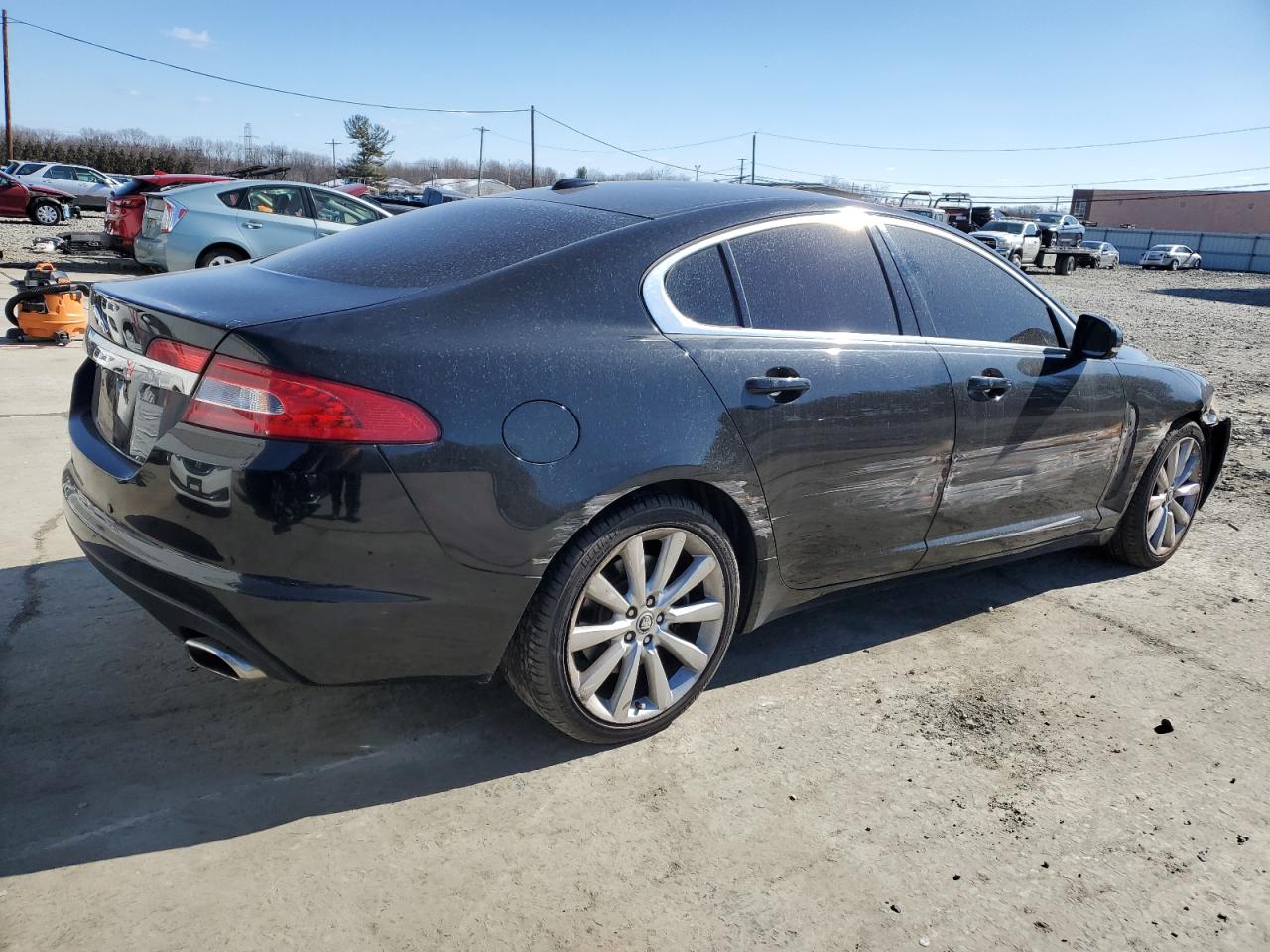 2010 Jaguar XF - Image 3