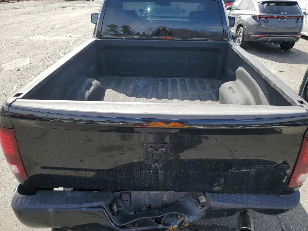 2015 RAM 1500 - Image 10
