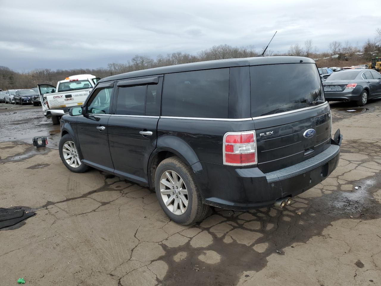 2010 Ford Flex - Image 2