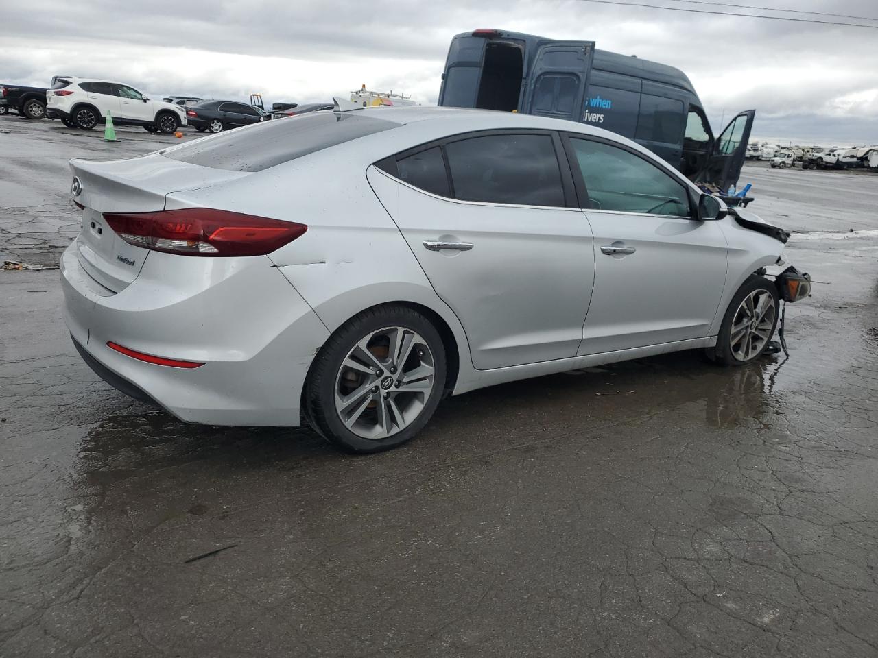 2017 Hyundai Elantra - Image 3