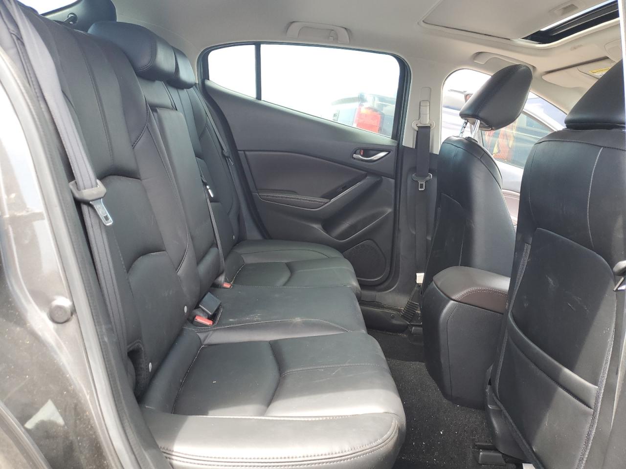 2017 Mazda 3 - Image 11