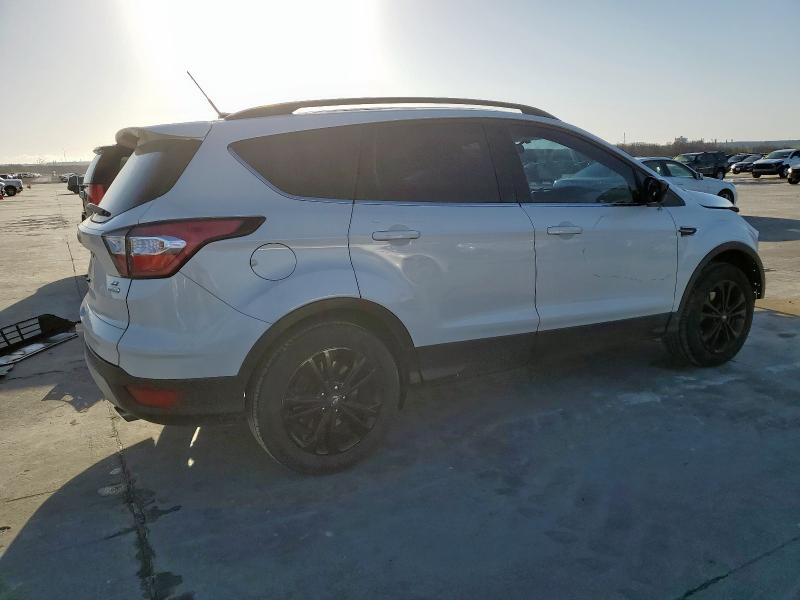  FORD ESCAPE 2017 Biały