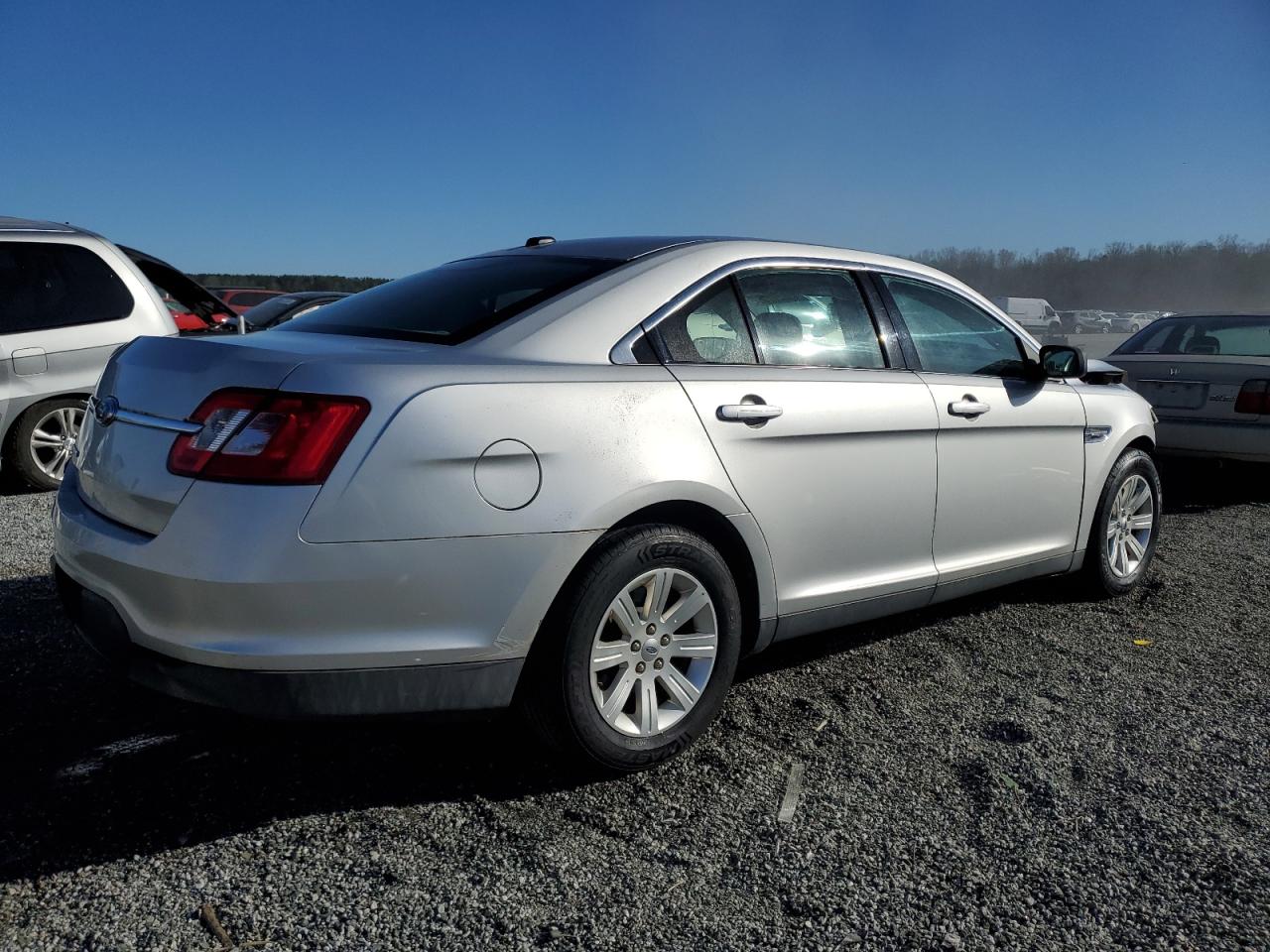 2010 Ford Taurus - Image 3