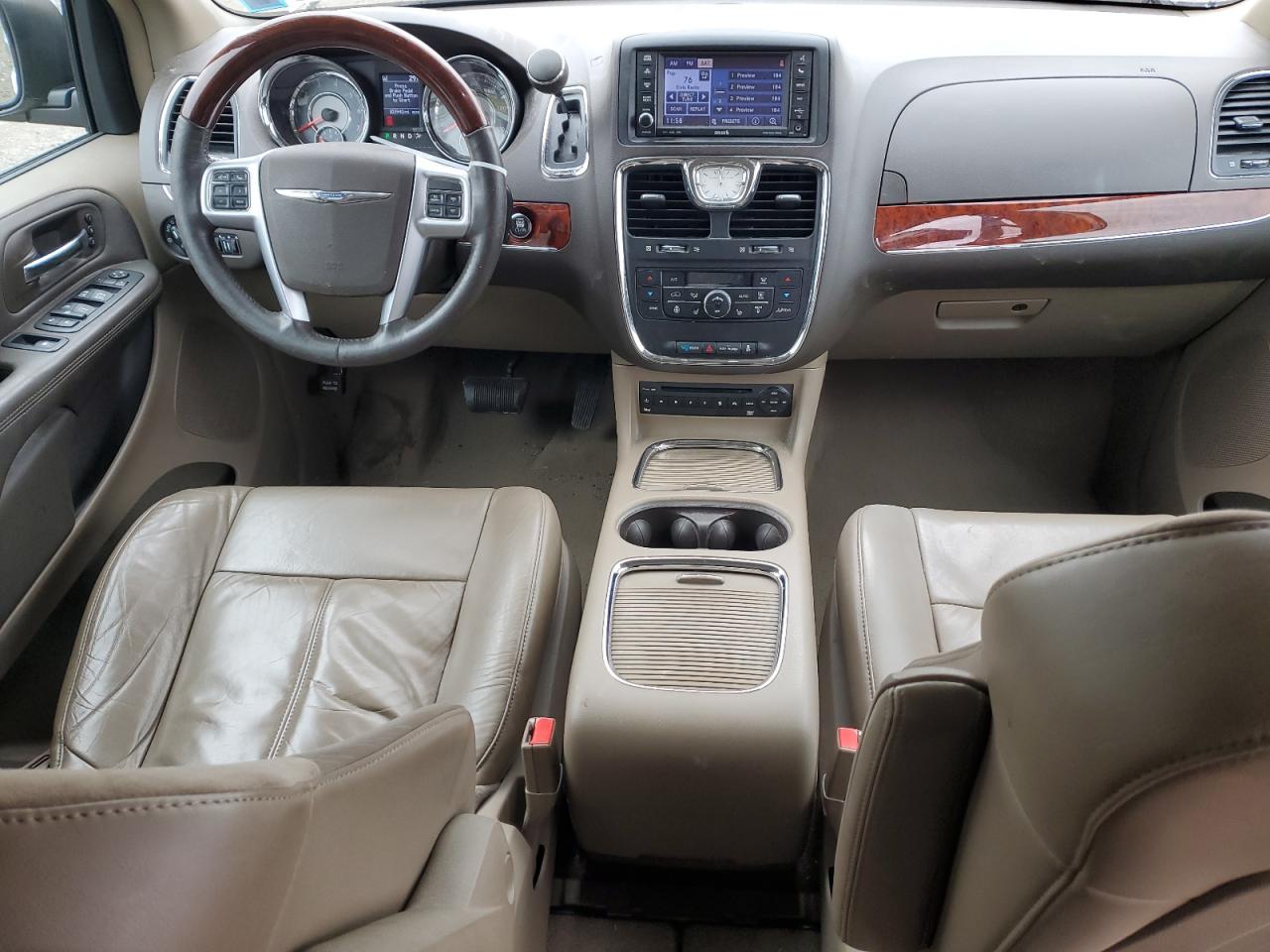 2012 Chrysler Town & Country - Image 8