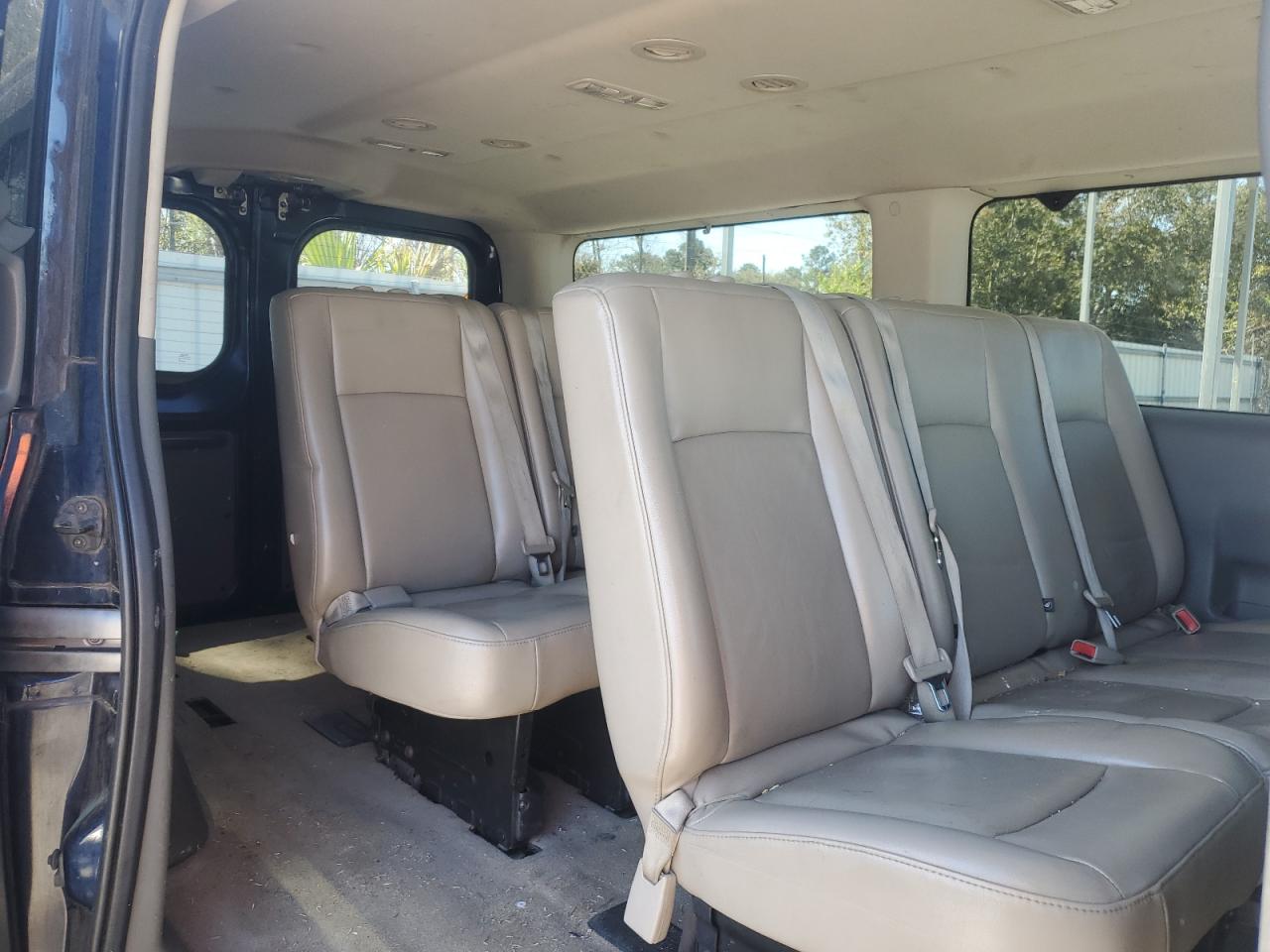 2012 Nissan NV - Image 10