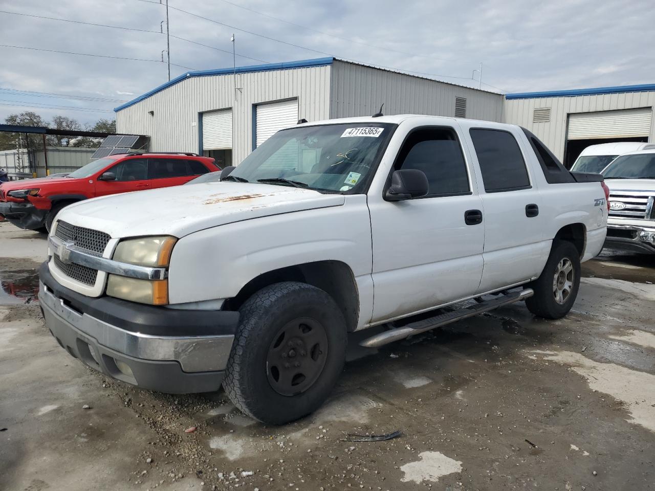2004 Chevrolet Avalanche - Image 1