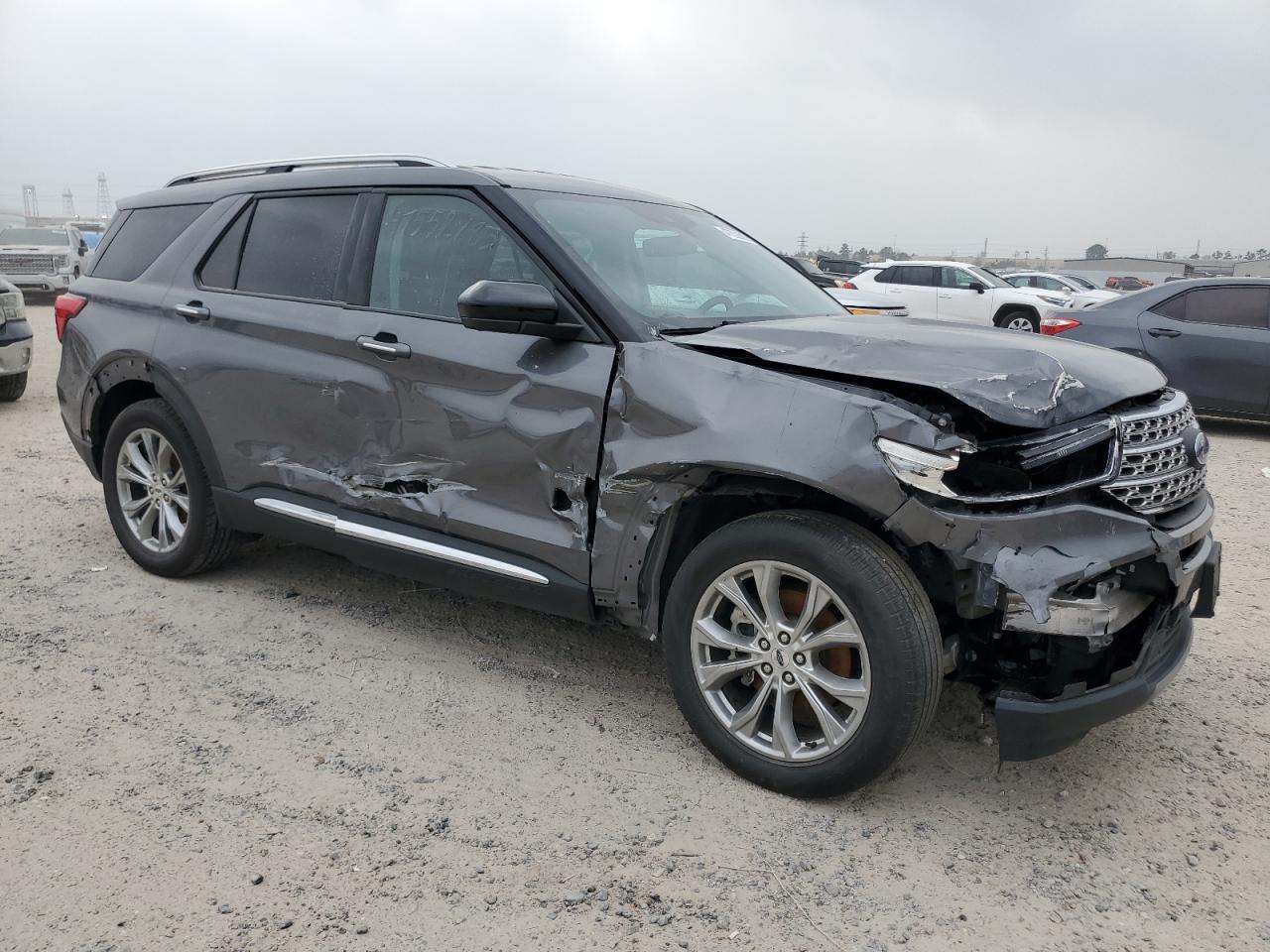 2022 Ford Explorer - Image 4