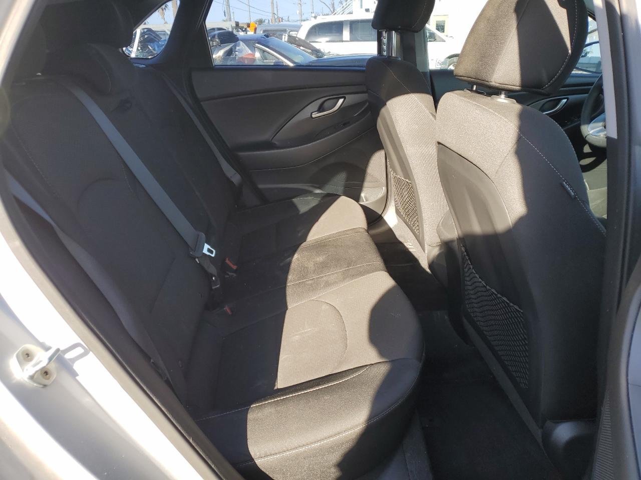 2018 Hyundai Elantra - Image 11