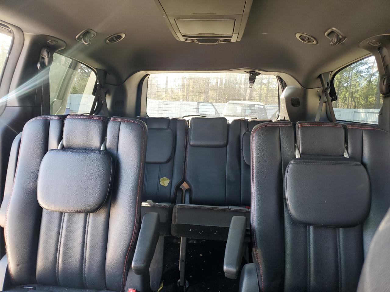 2019 Dodge Caravan - Image 10