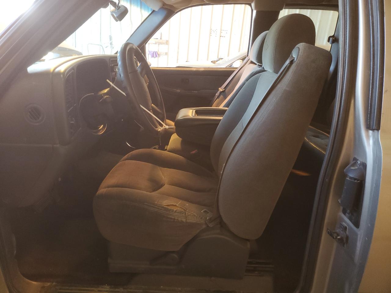 2003 Chevrolet Silverado - Image 7