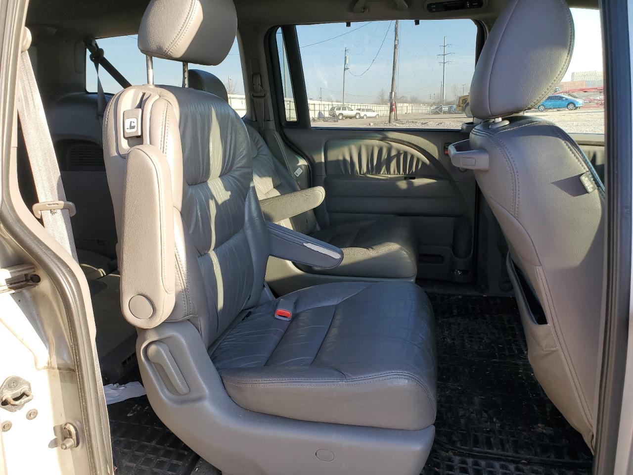 2009 Honda Odyssey - Image 11