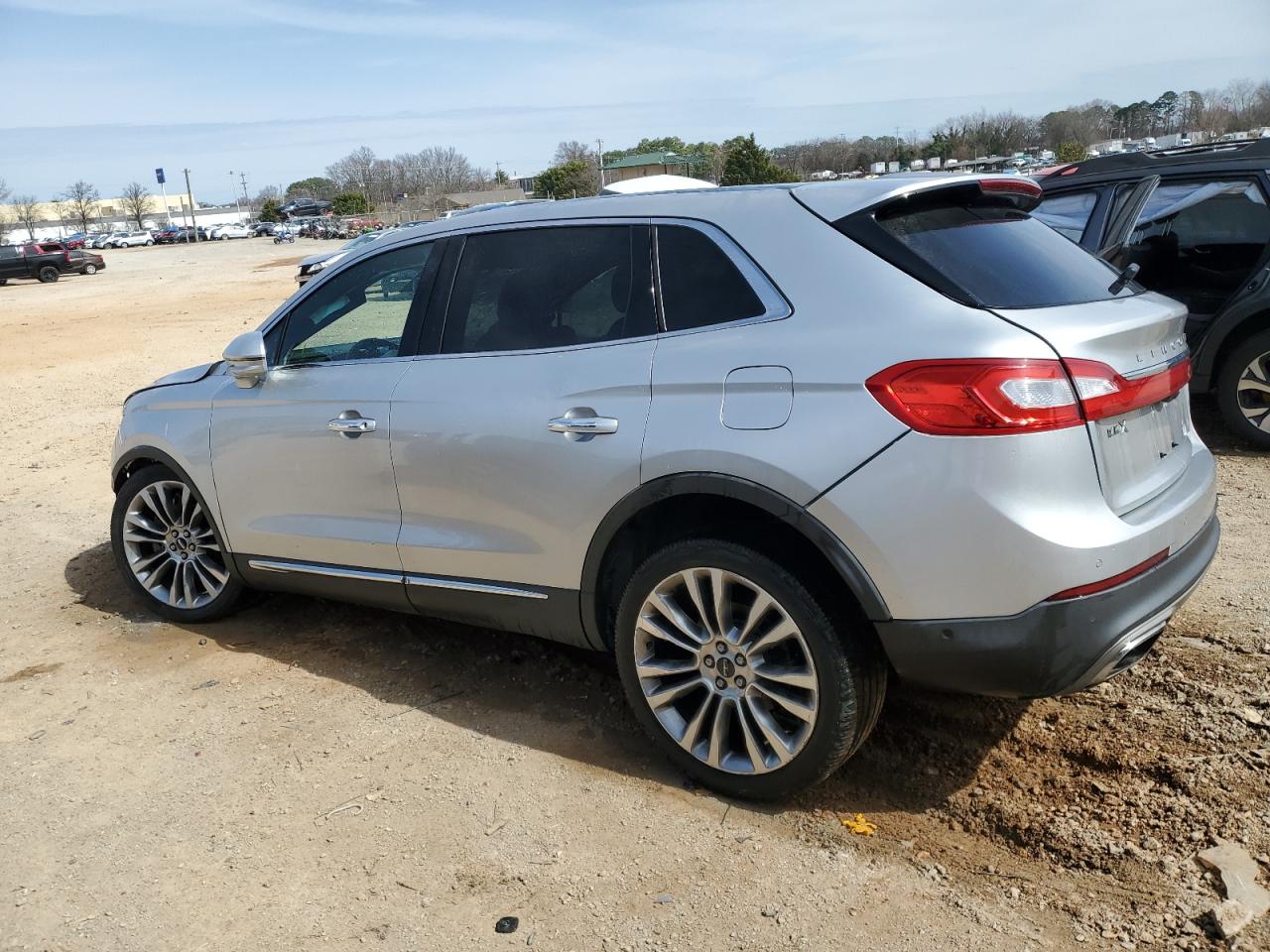 2016 Lincoln MKX - Image 2