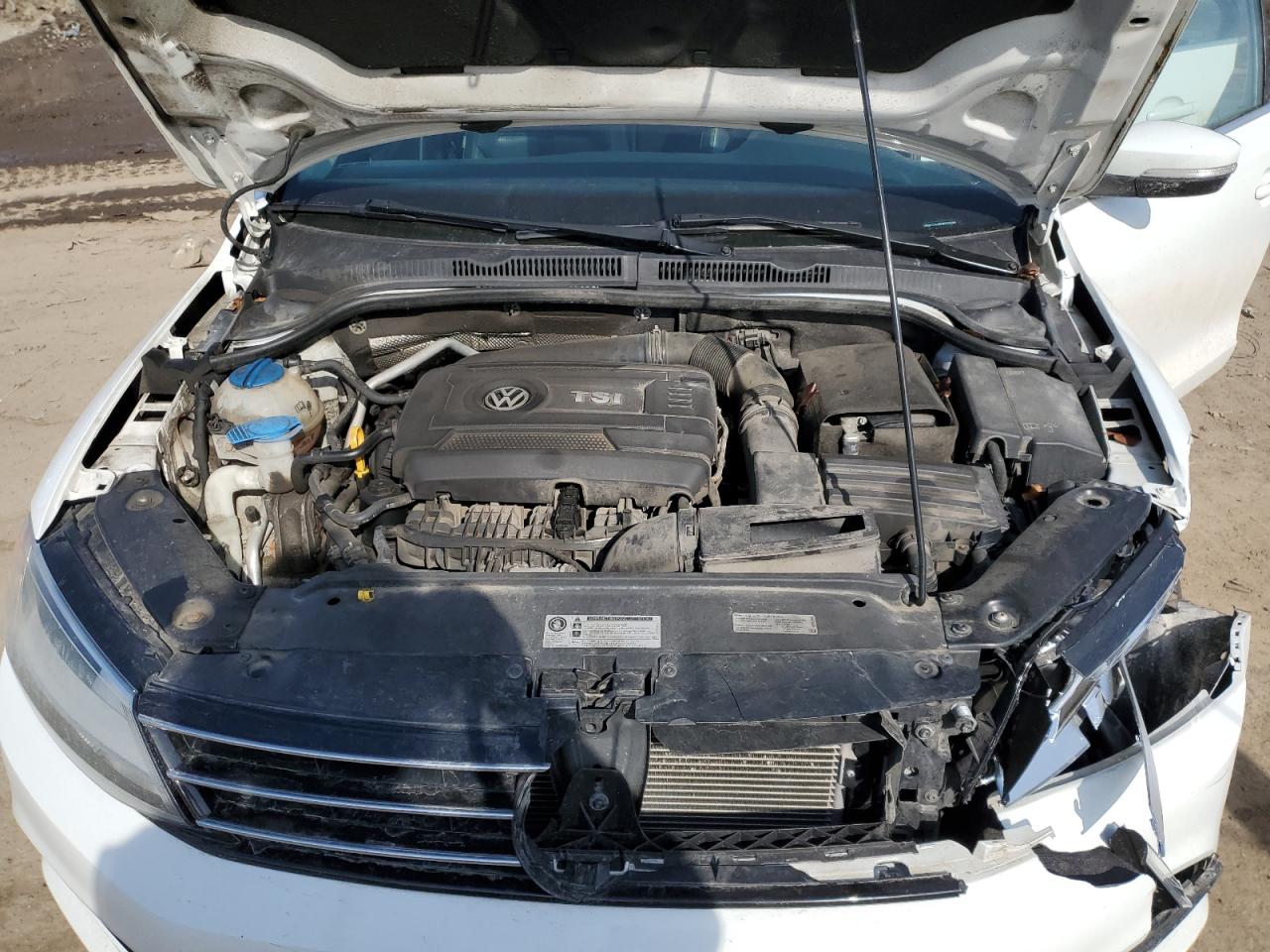 2015 Volkswagen Jetta - Image 13