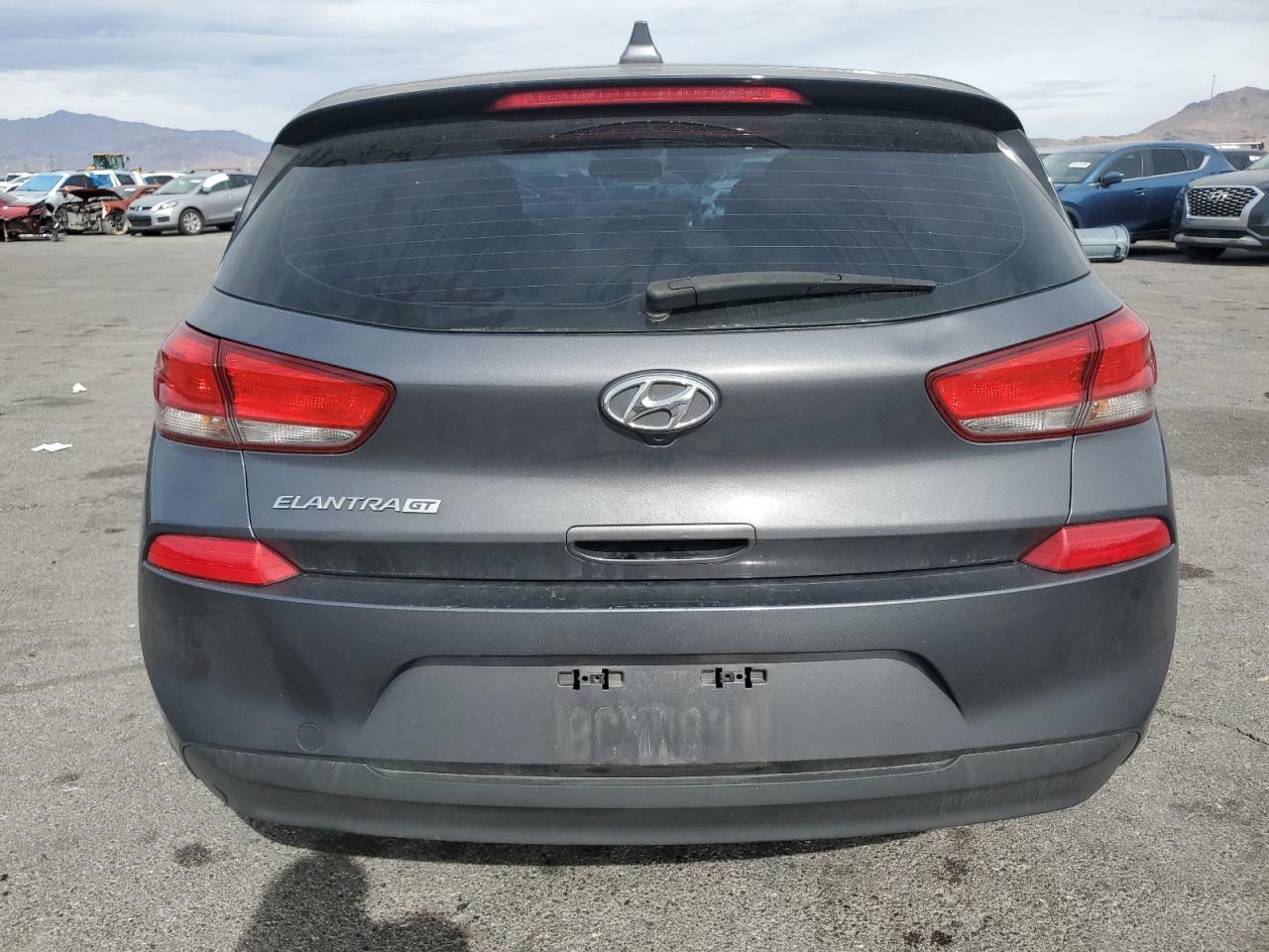 2018 Hyundai Elantra - Image 6
