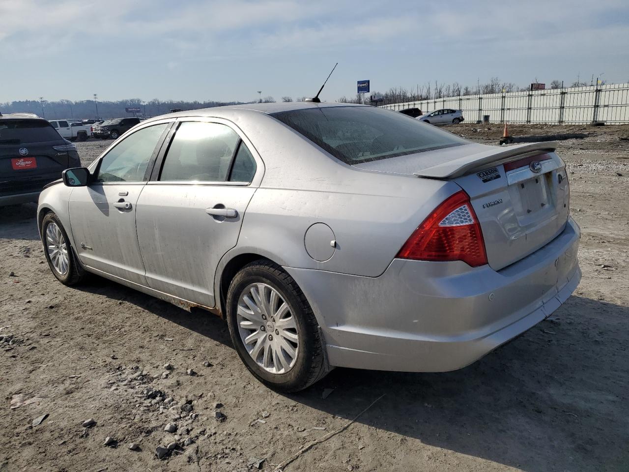 2010 Ford Fusion - Image 2