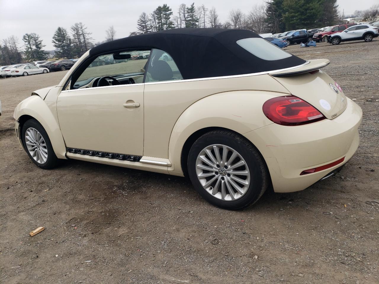 2019 Volkswagen Beetle - Image 2