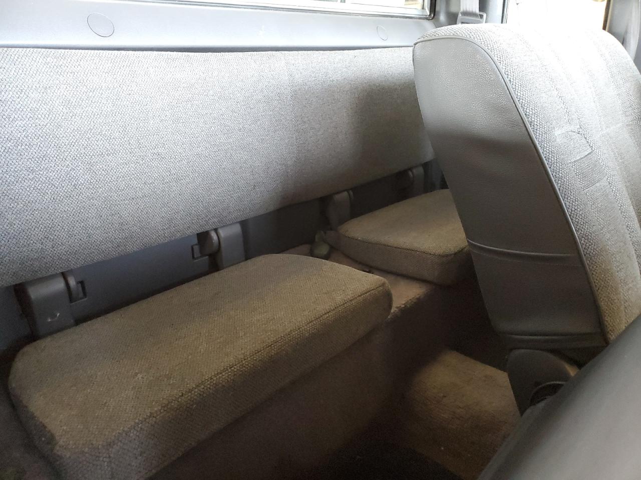1989 Toyota Pickup - Image 10