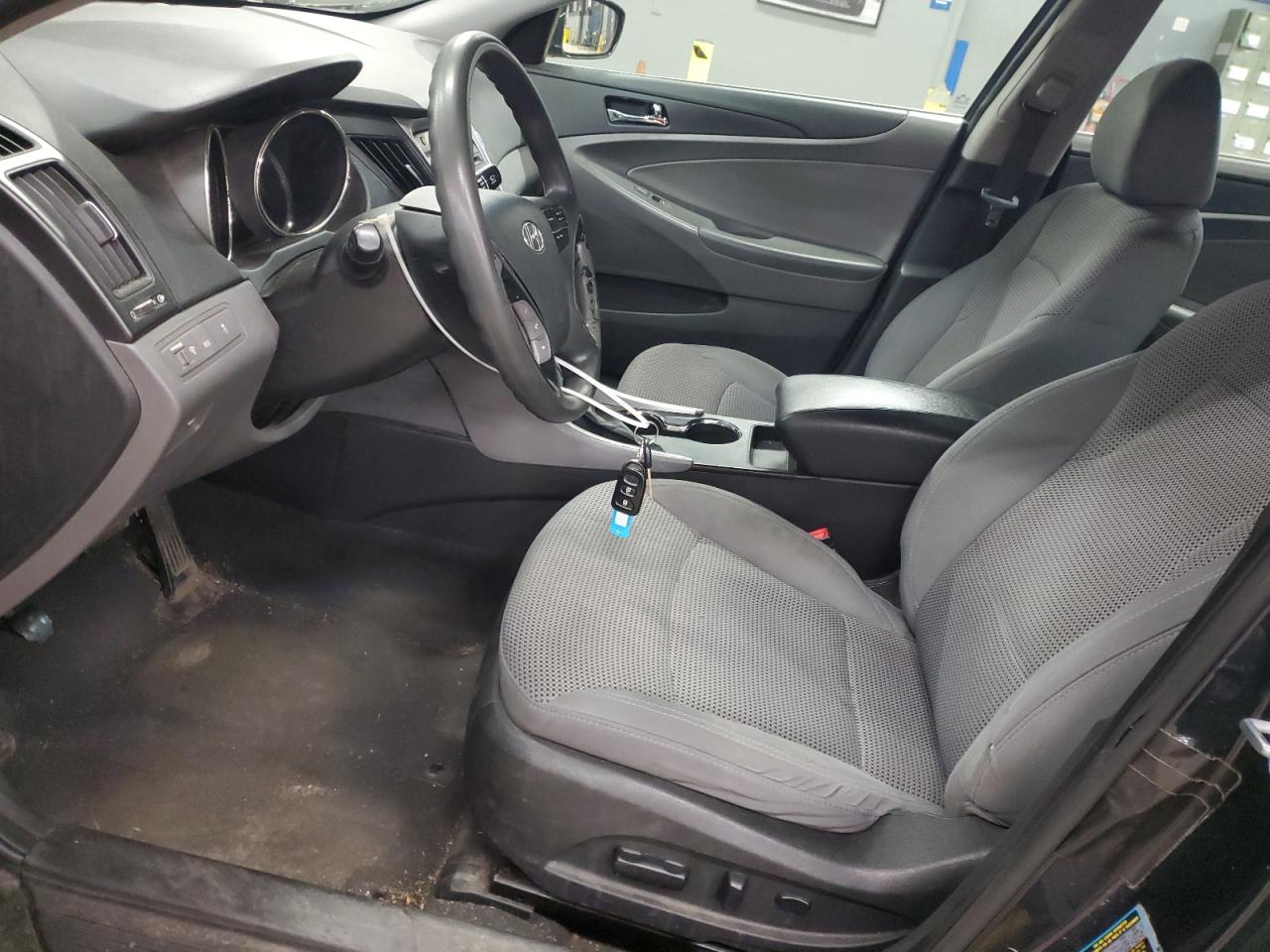 2012 Hyundai Sonata - Image 7