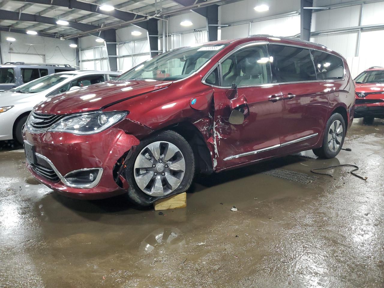 2017 Chrysler Pacifica Ehybrid Platinum zu verkaufen in Ham Lake, MN - Front End