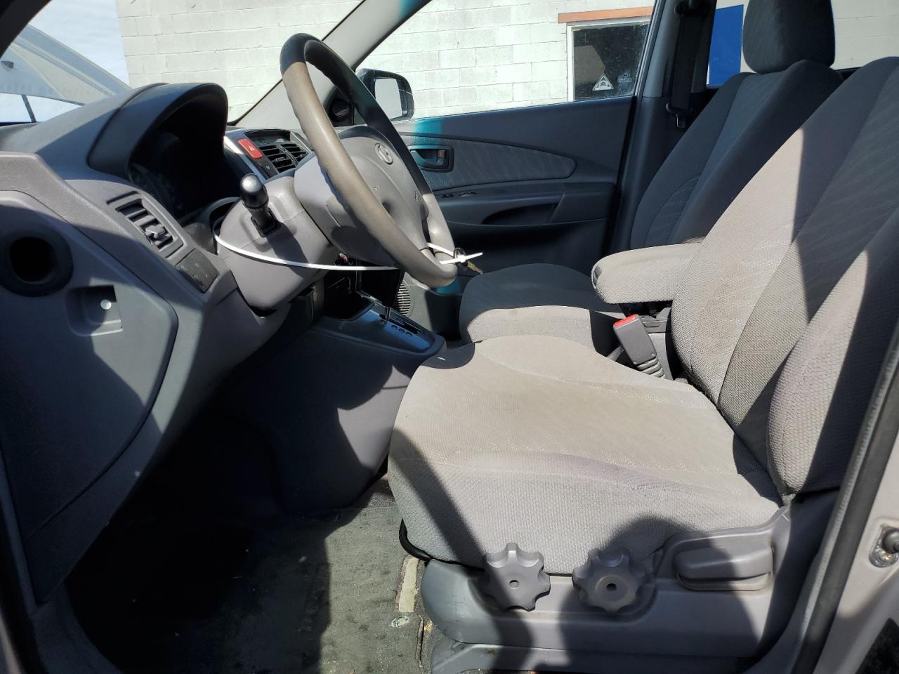2005 Hyundai Tucson Gl VIN: KM8JM12D55U112321 Lot: 47990105