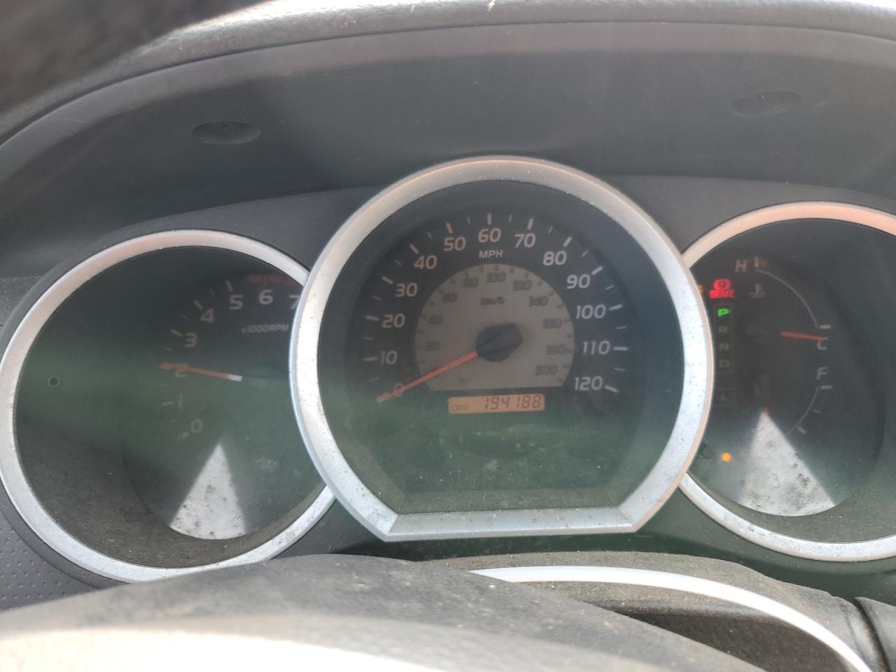 2005 Toyota Tacoma - Image 9