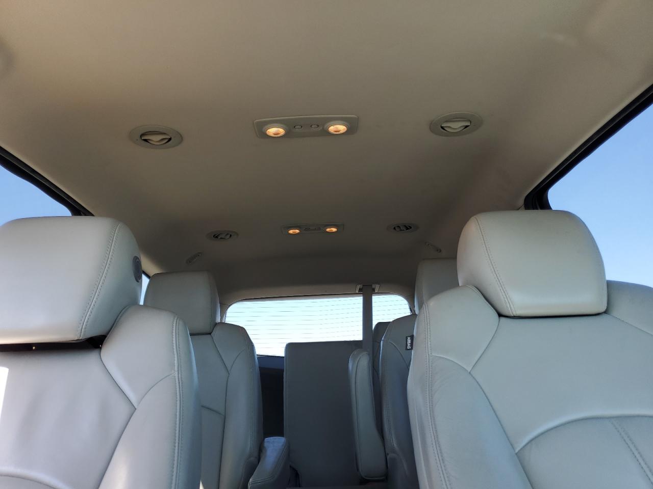 2015 Chevrolet Traverse - Image 10