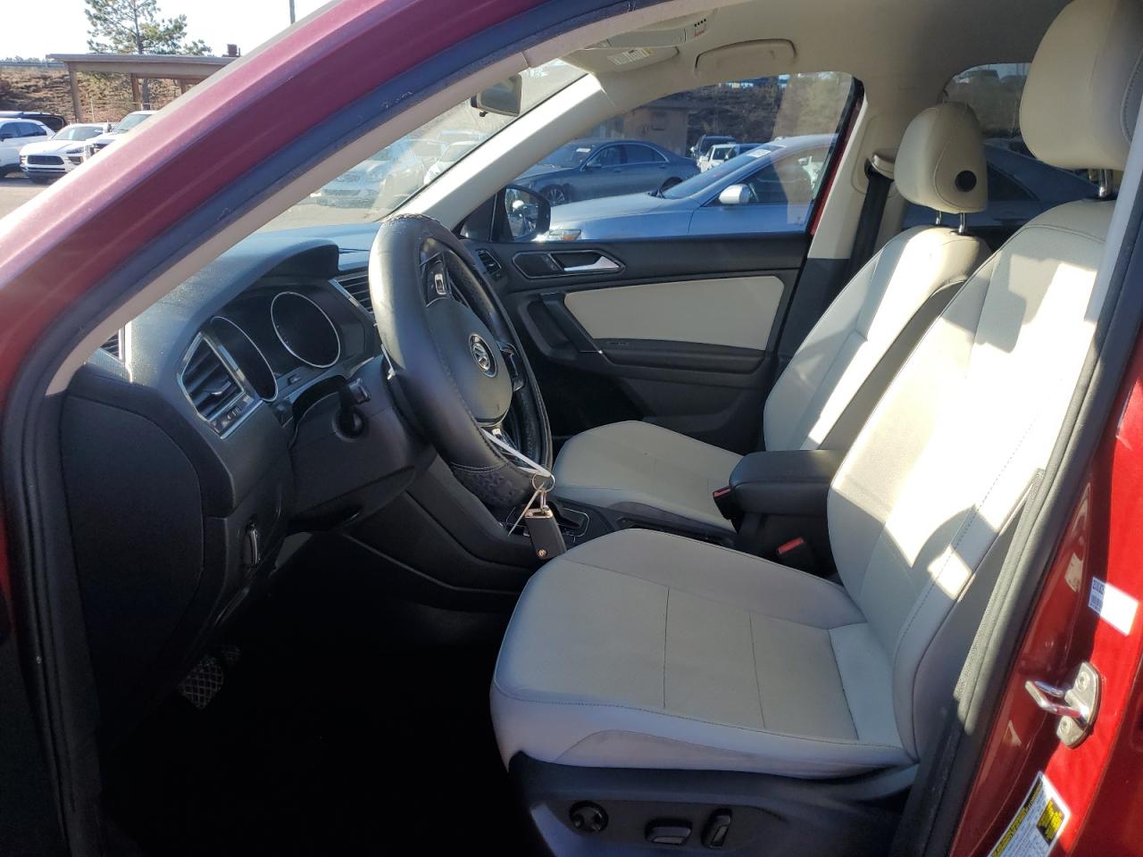 2018 Volkswagen Tiguan - Image 7