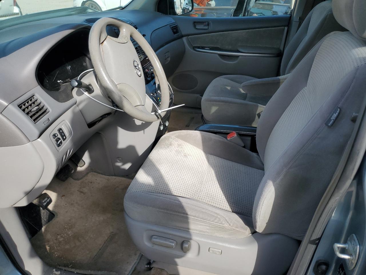 2007 Toyota Sienna - Image 7