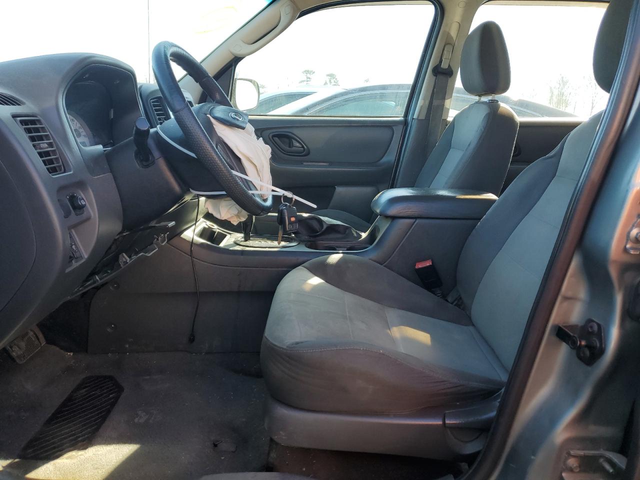 2005 Ford Escape - Image 7