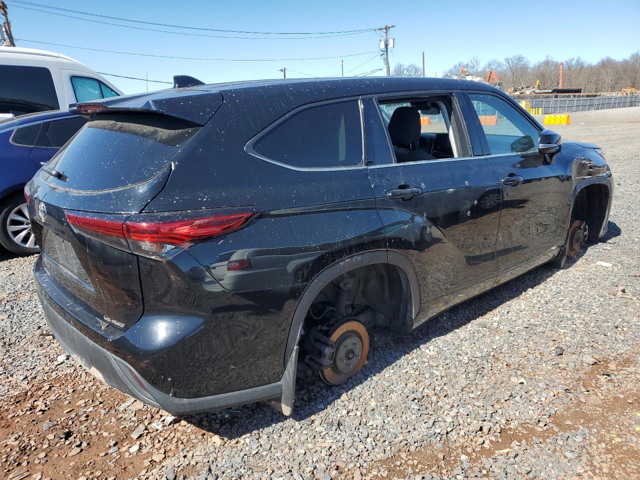 2021 Toyota Highlander - Image 3