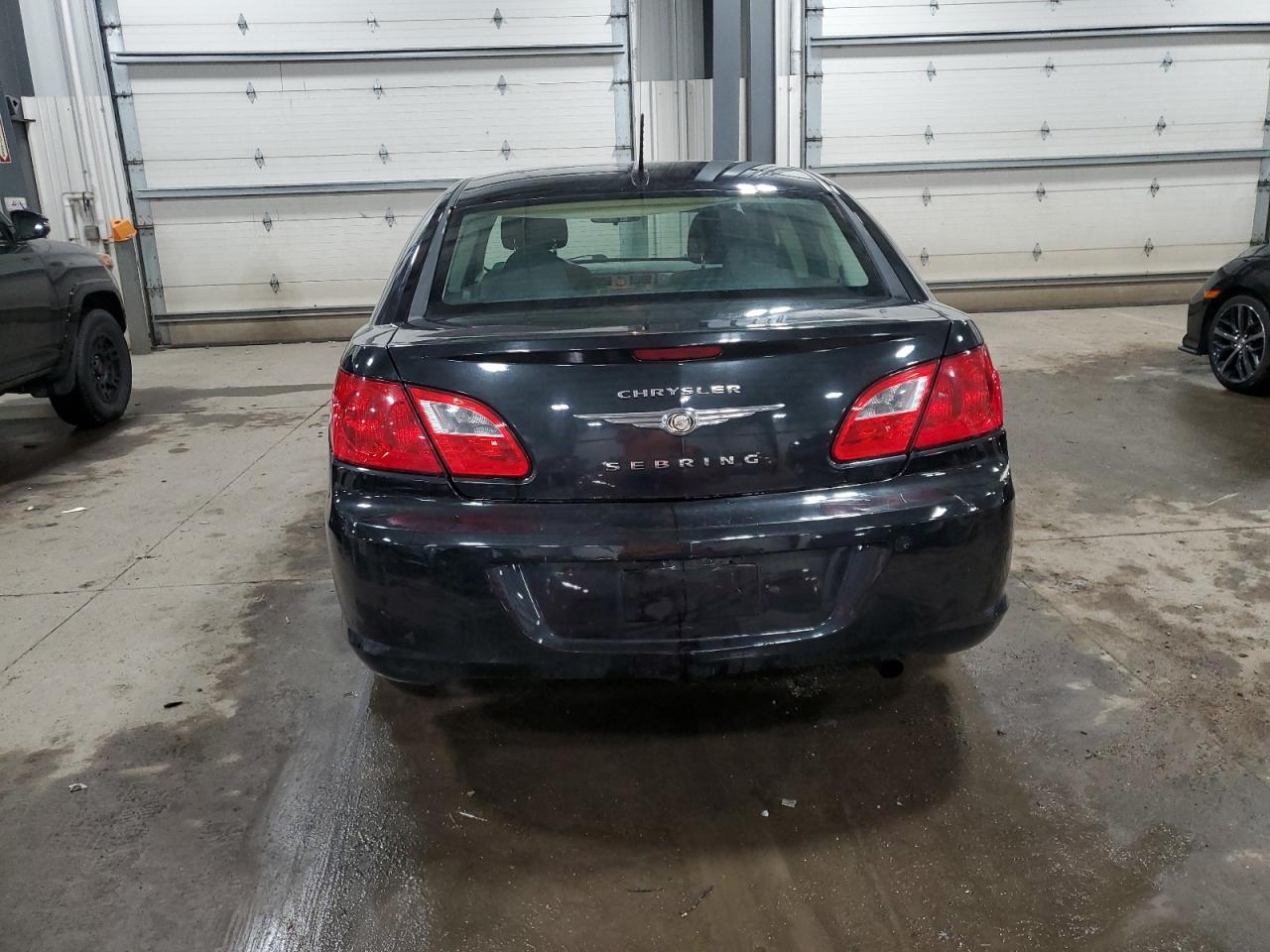 2010 Chrysler Sebring - Image 6