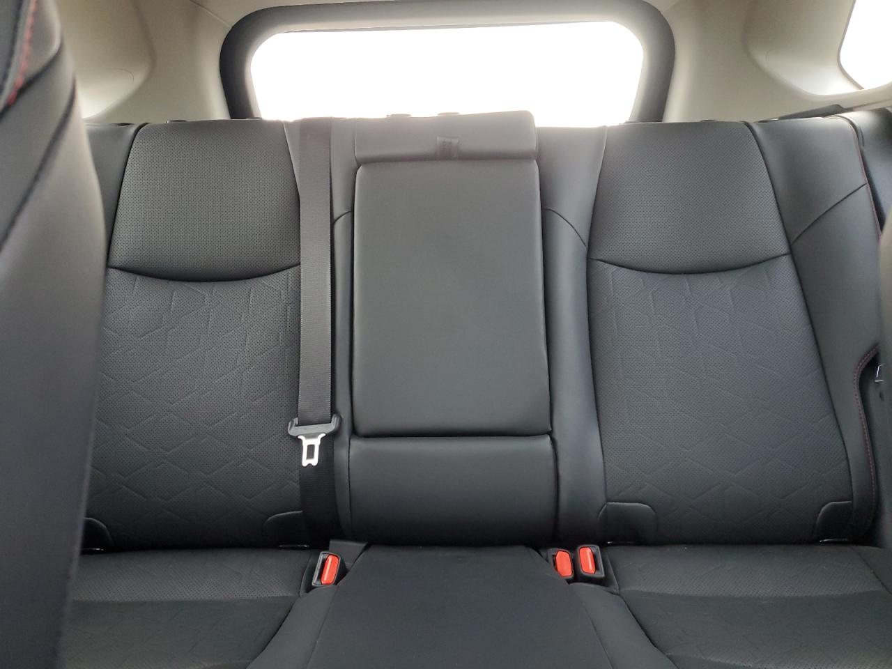 2024 Toyota RAV 4 - Image 10