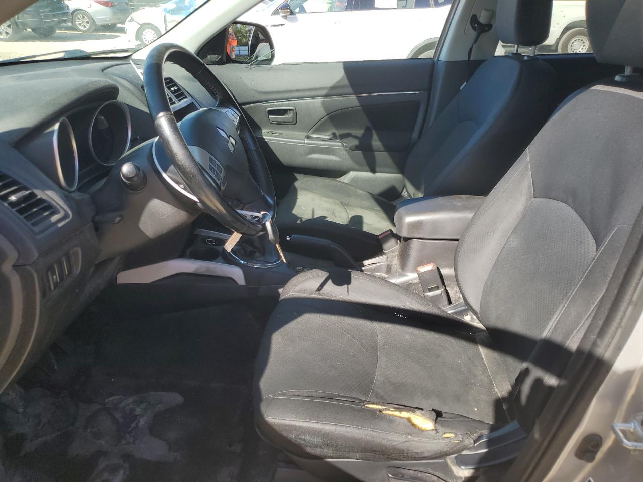 2013 Mitsubishi Outlander - Image 7