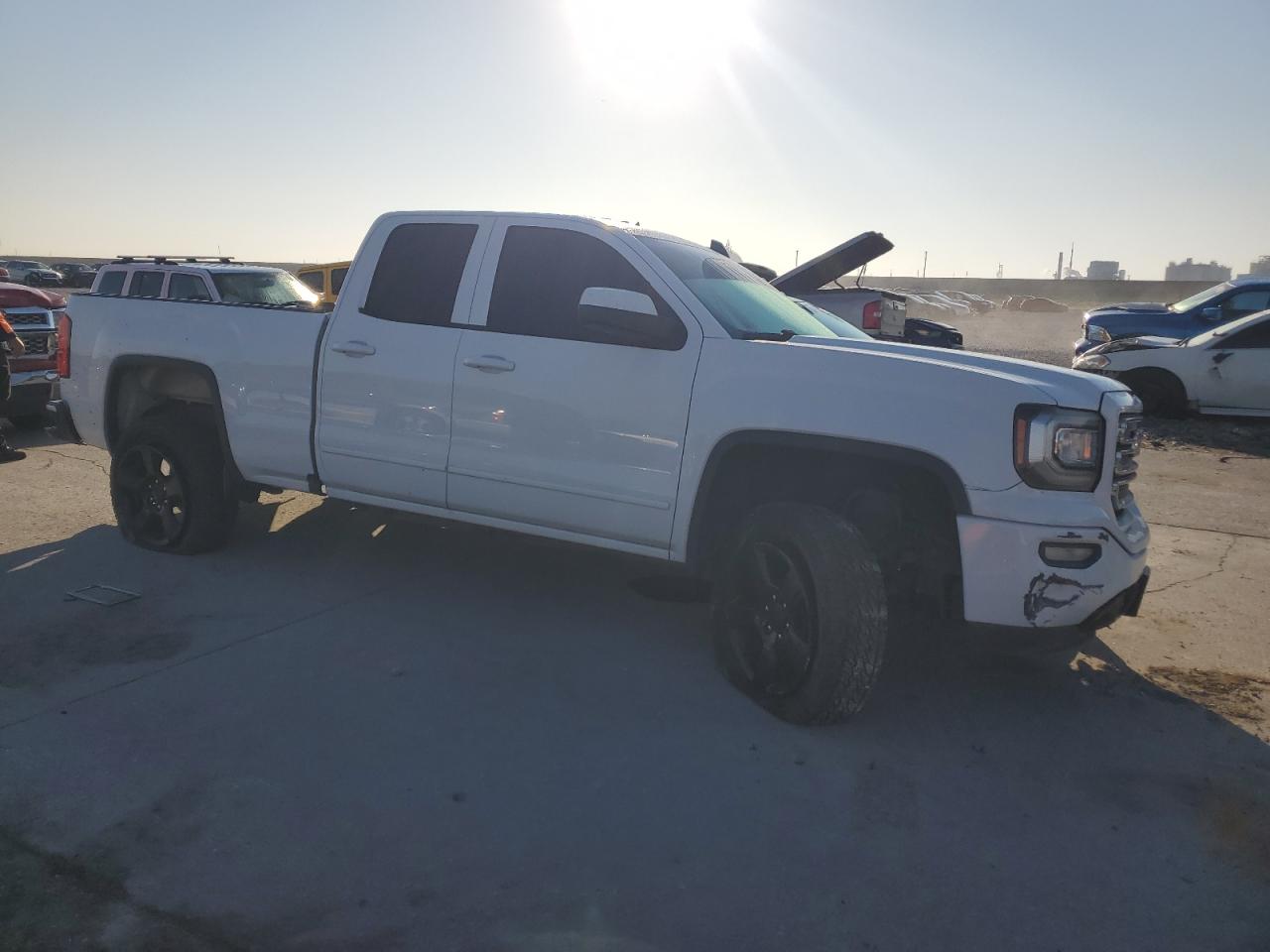 2016 GMC Sierra - Image 4