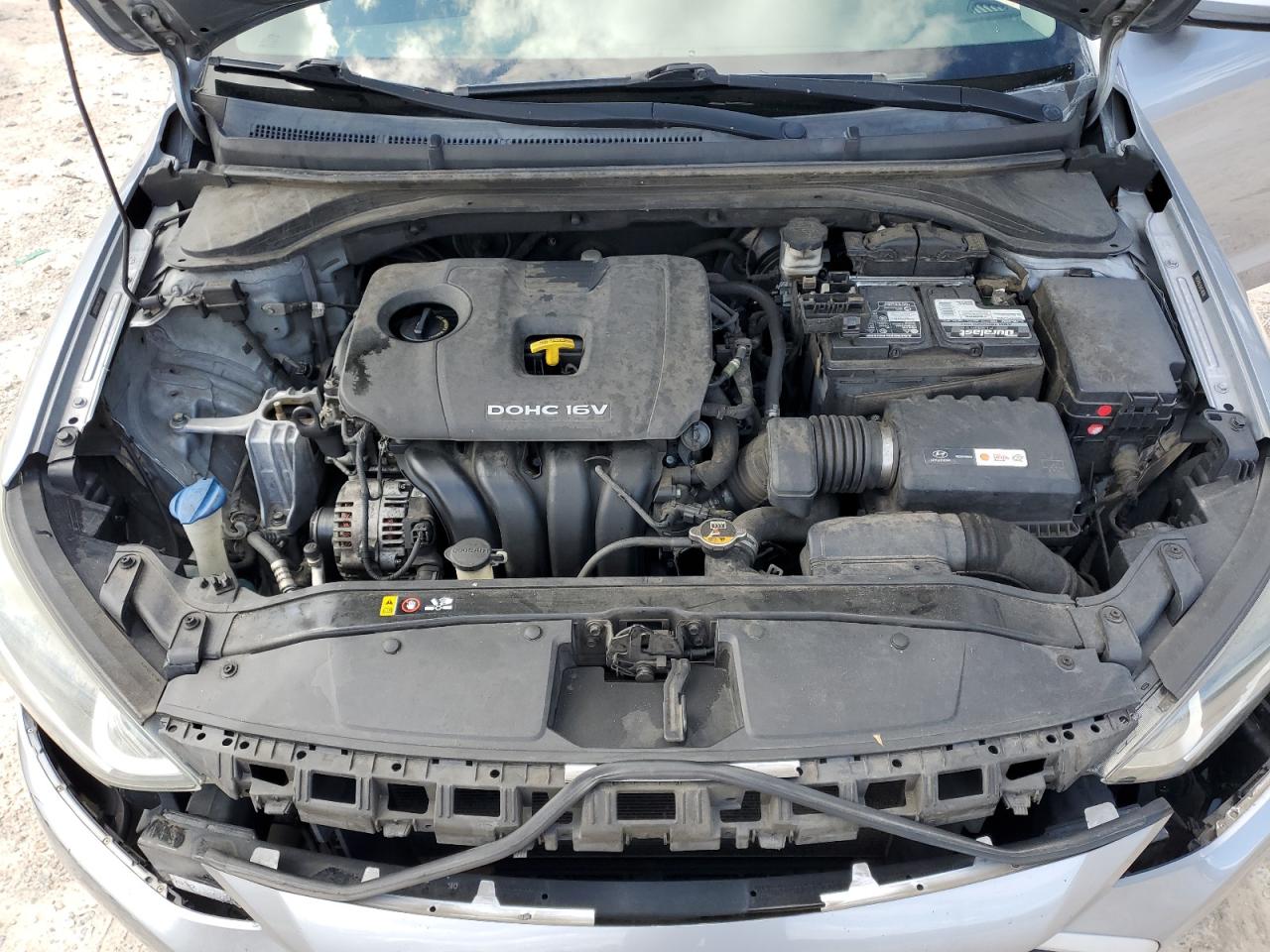 2017 Hyundai Elantra - Image 11