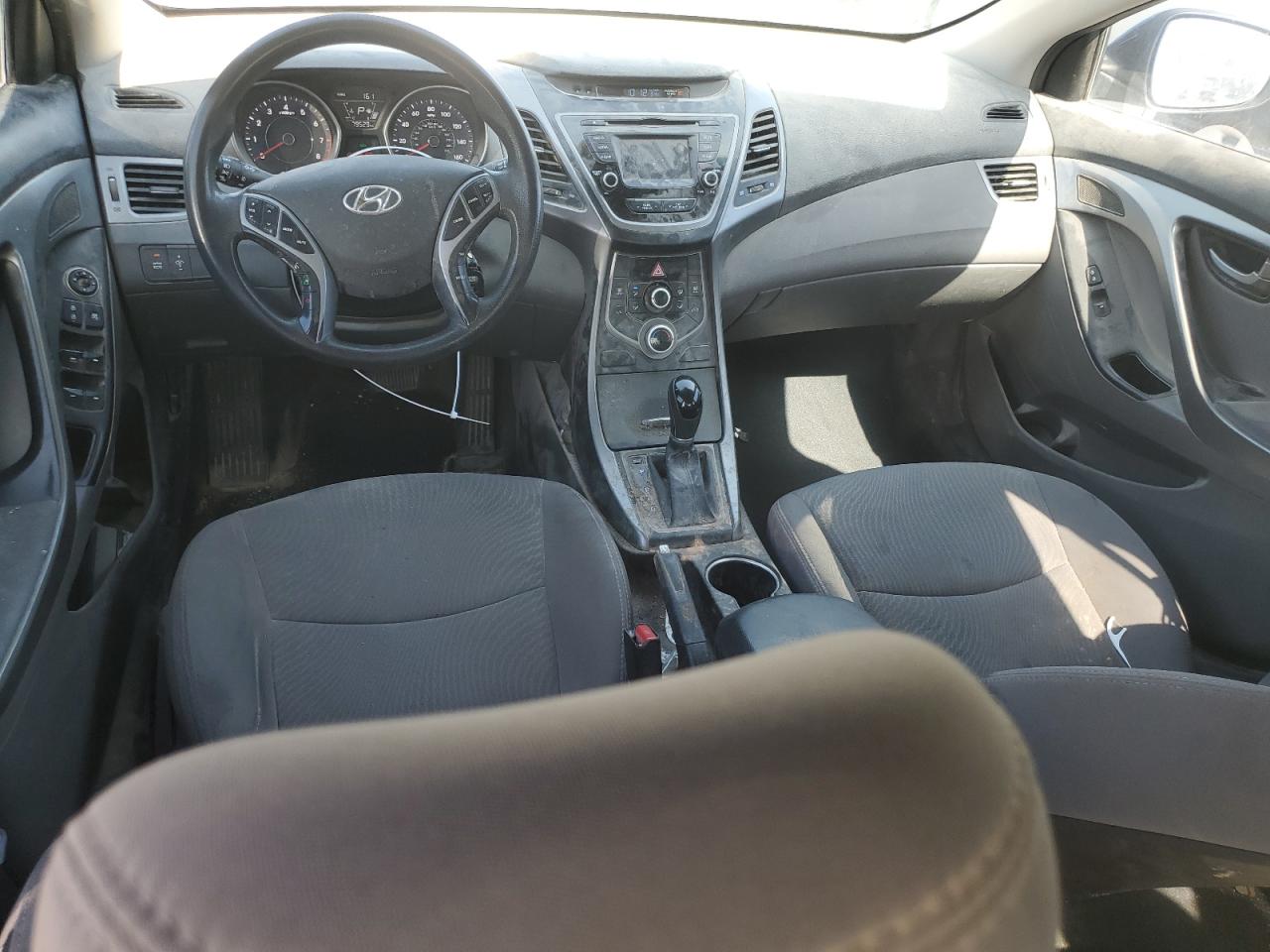 2016 Hyundai Elantra - Image 8