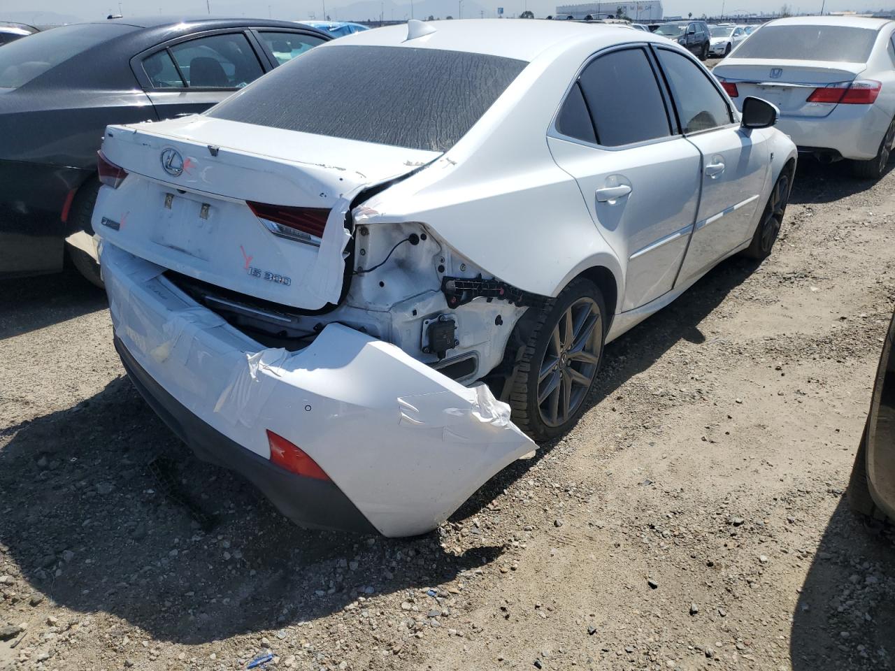2018 Lexus IS - Image 3