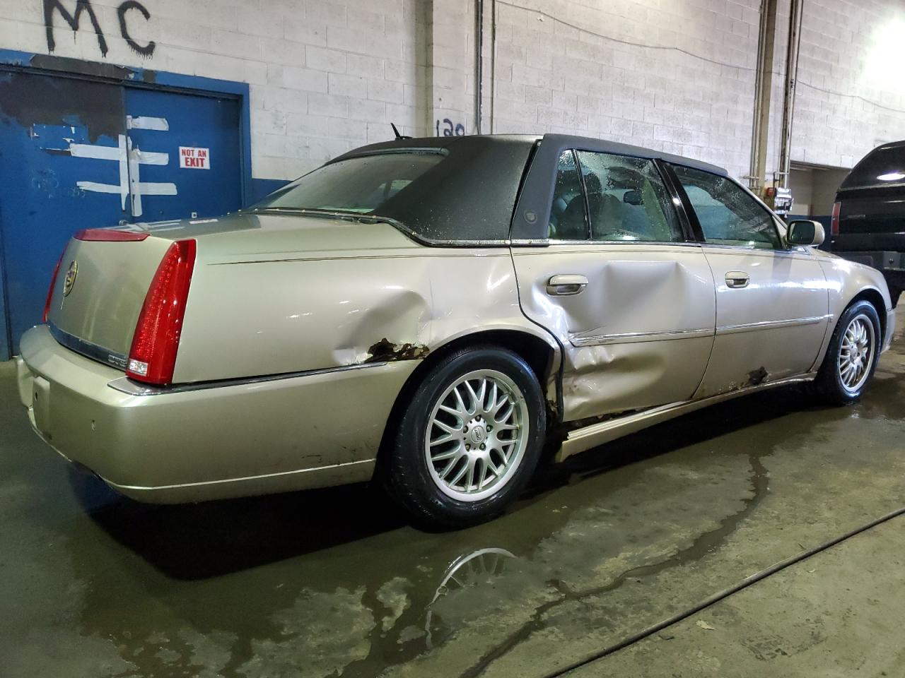 2006 Cadillac DTS - Image 3
