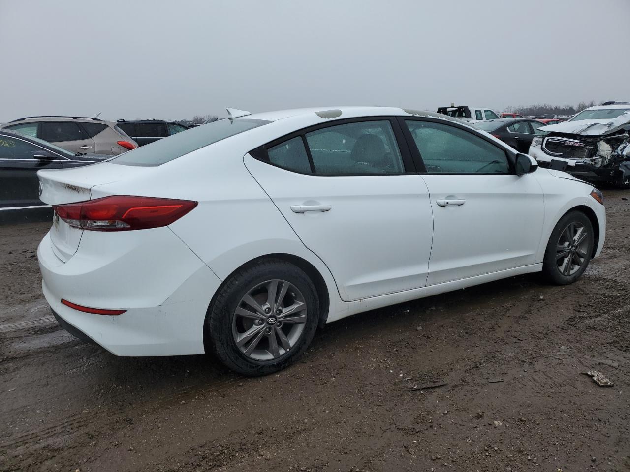 2017 Hyundai Elantra - Image 3