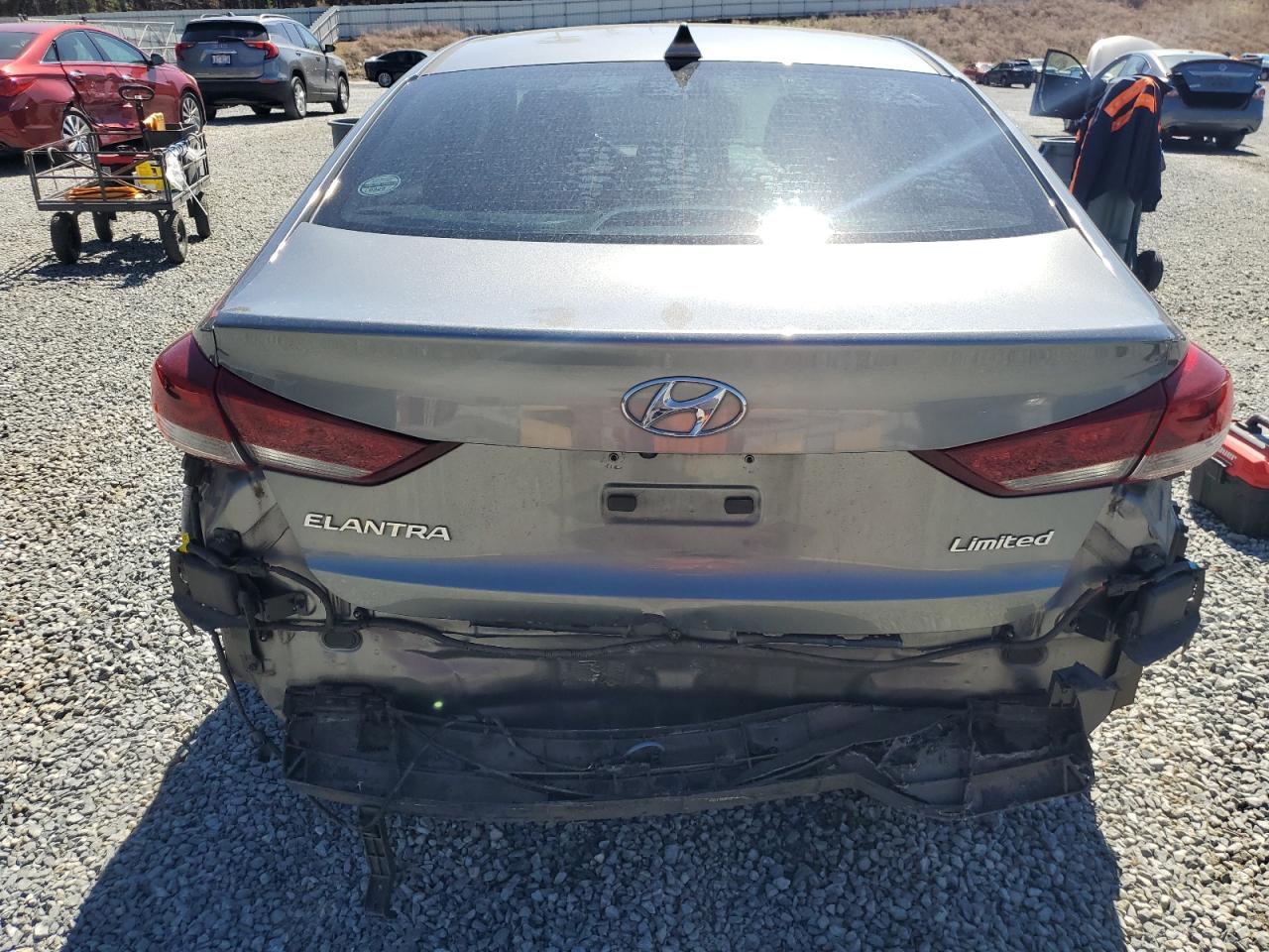 2017 Hyundai Elantra - Image 6