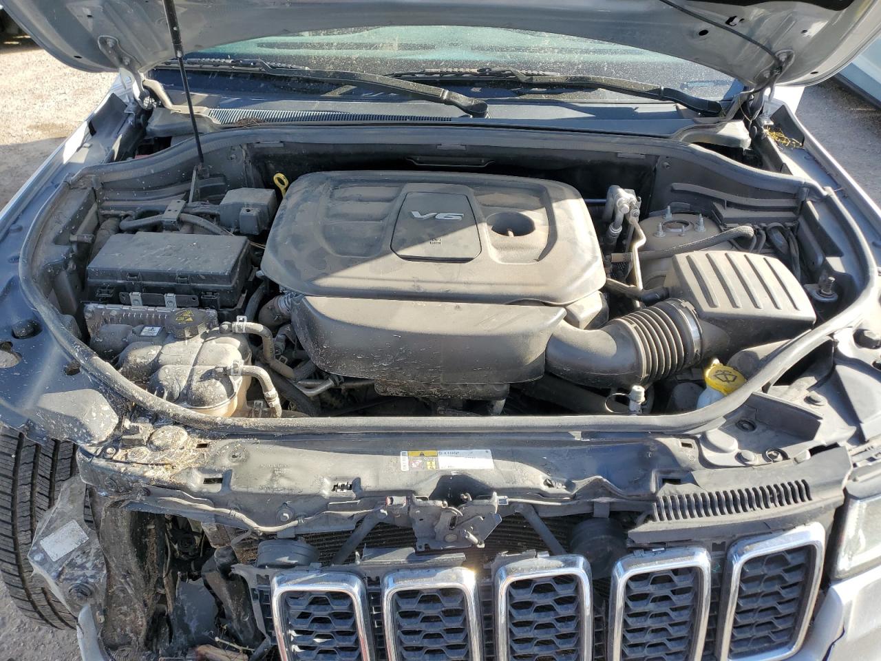 2018 Jeep Grand Cherokee - Image 12