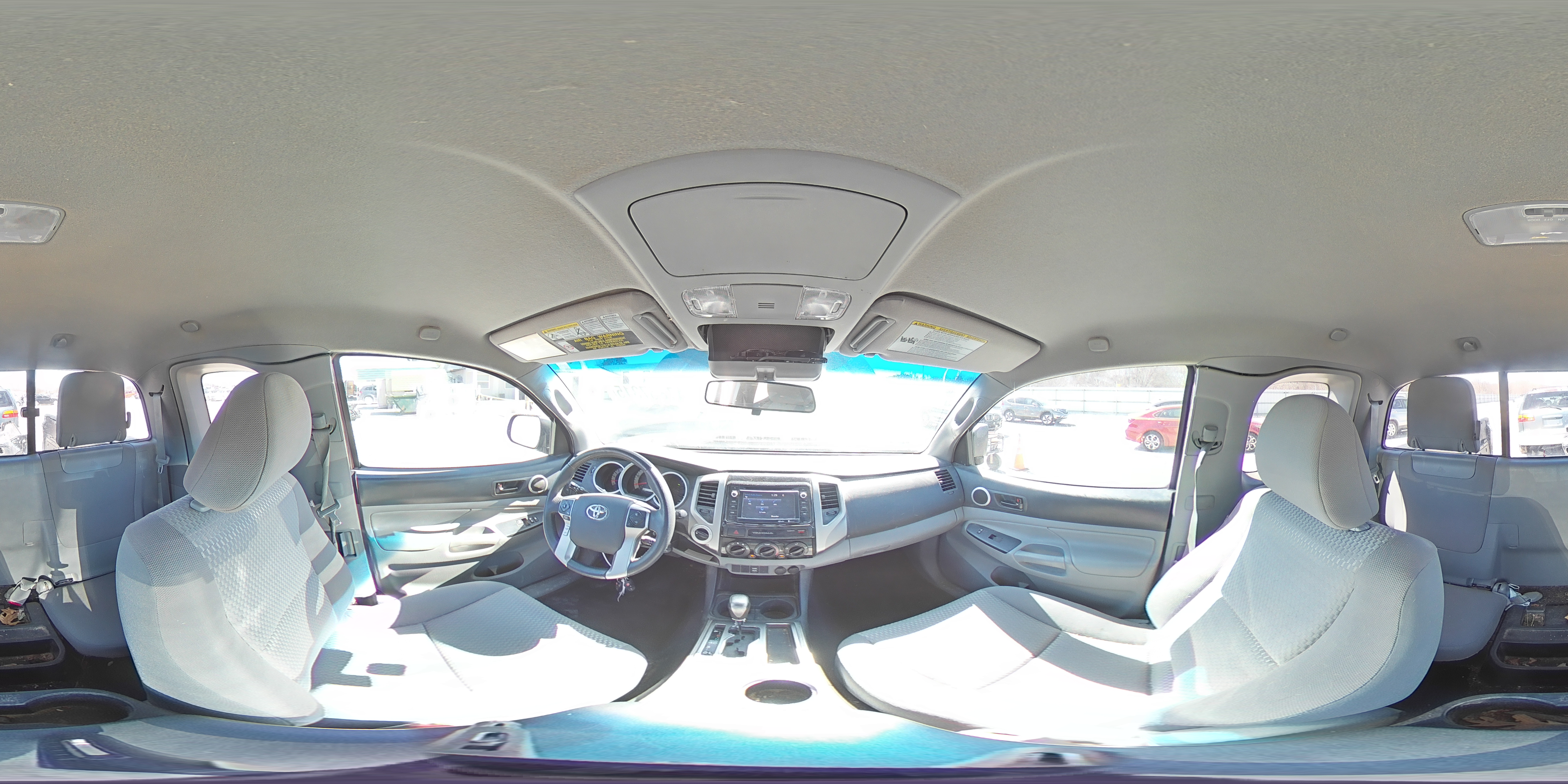 2015 Toyota Tacoma - Image 13