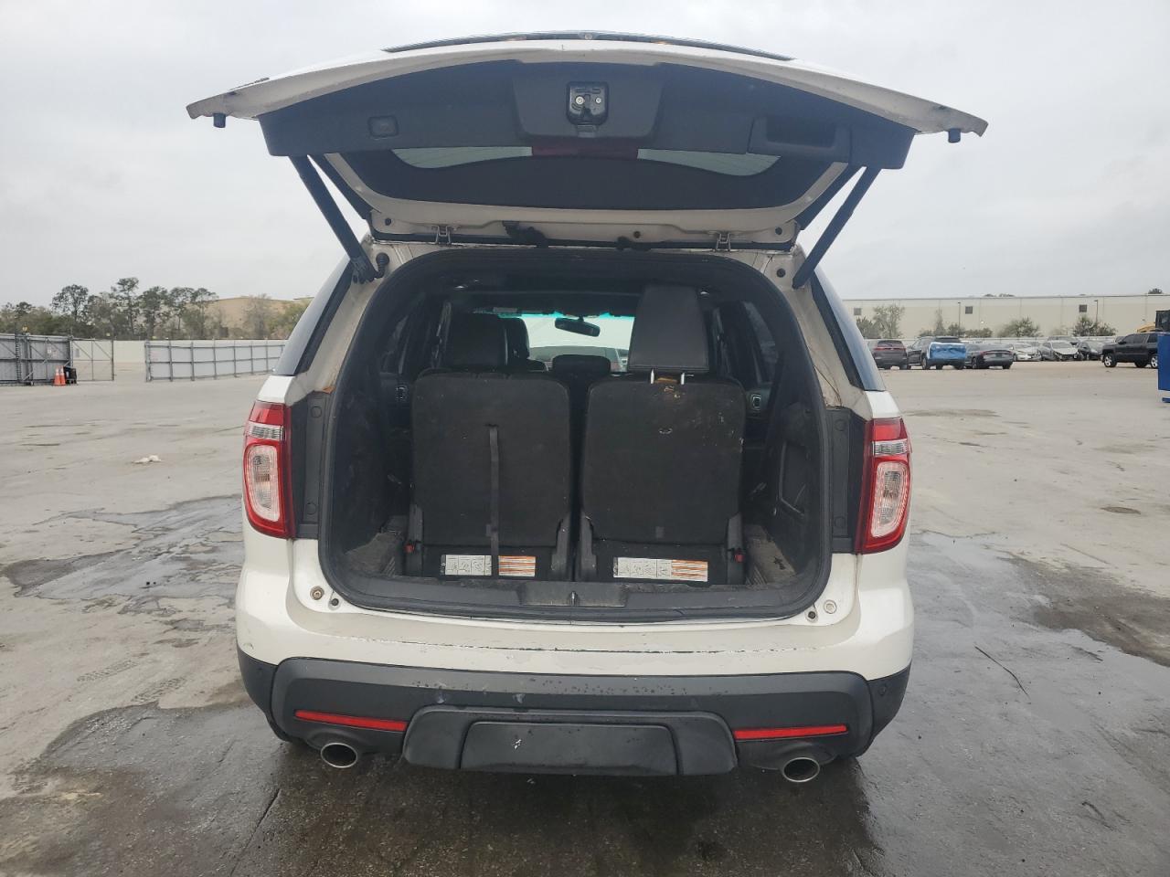 2011 Ford Explorer - Image 6