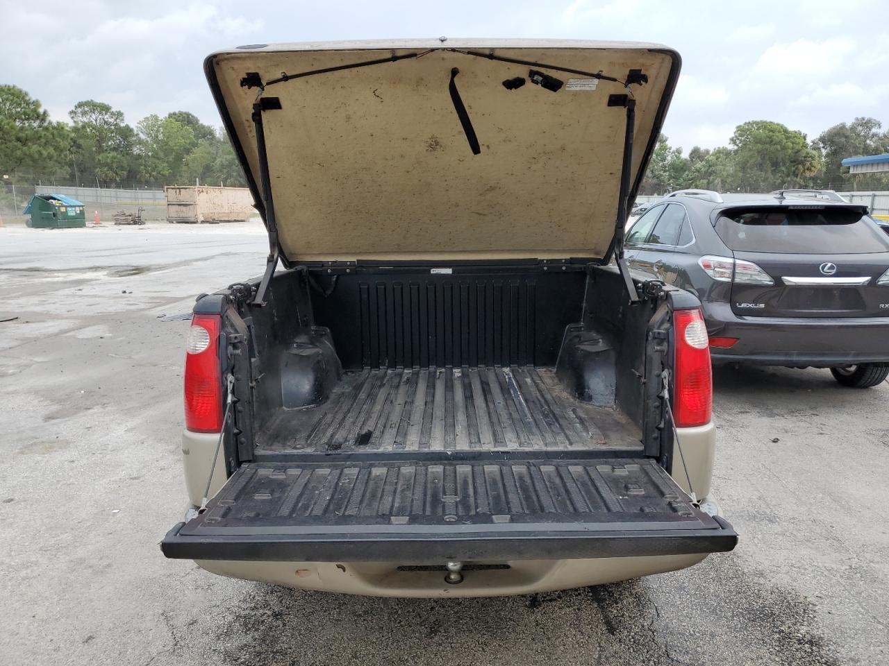 2004 Ford Explorer - Image 6