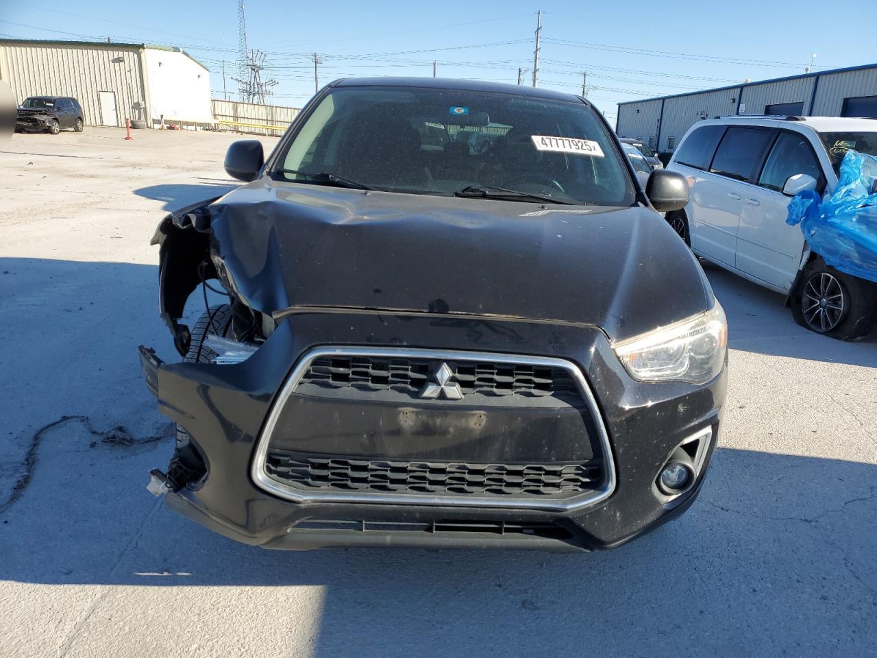 2015 Mitsubishi Outlander - Image 5