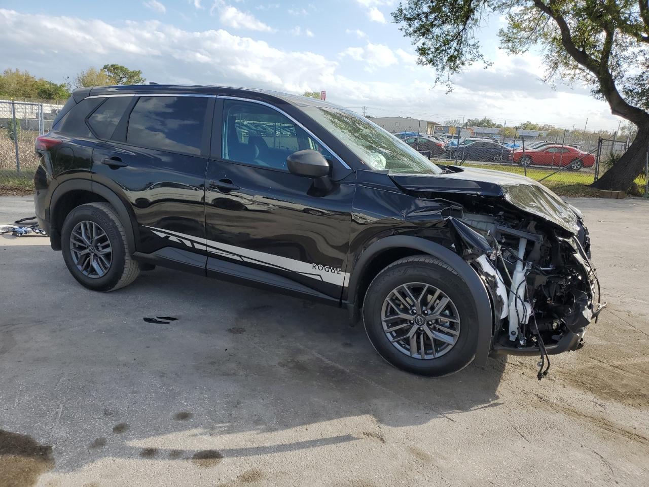 2024 Nissan Rogue - Image 4