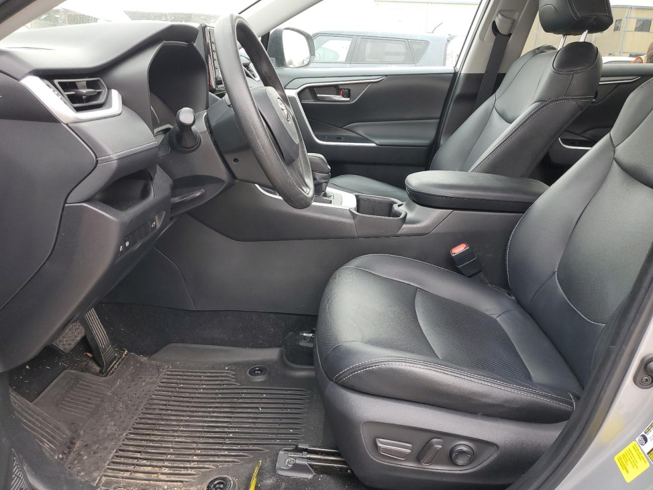 2022 Toyota RAV 4 - Image 7