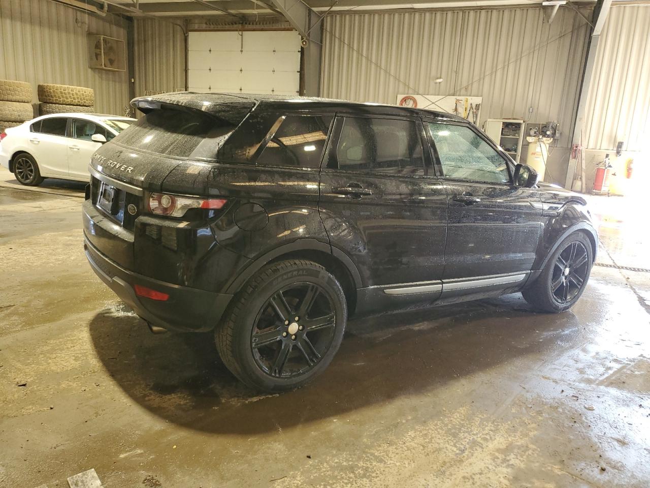 2015 Land Rover Range Rover - Image 3