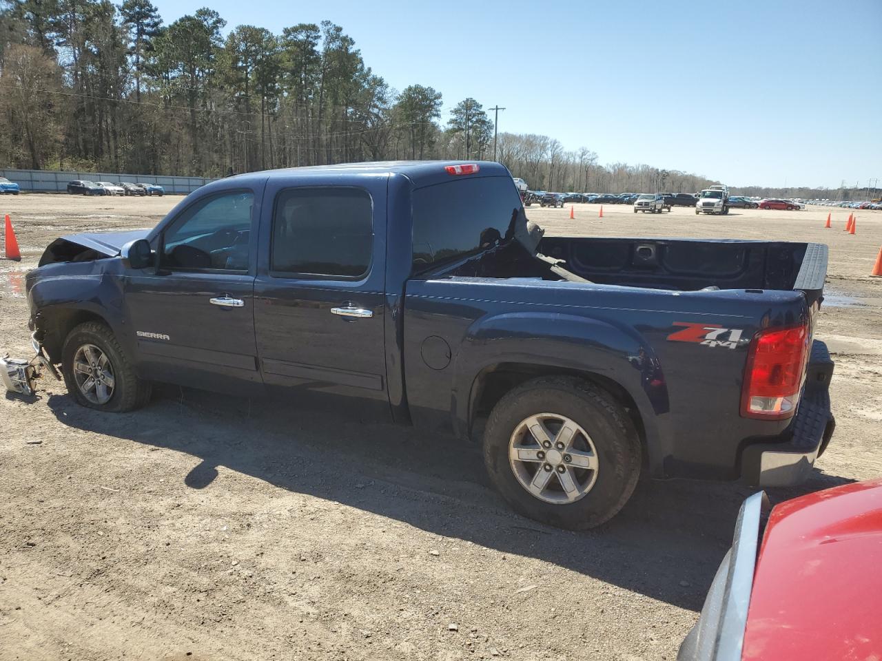 2012 GMC Sierra - Image 2