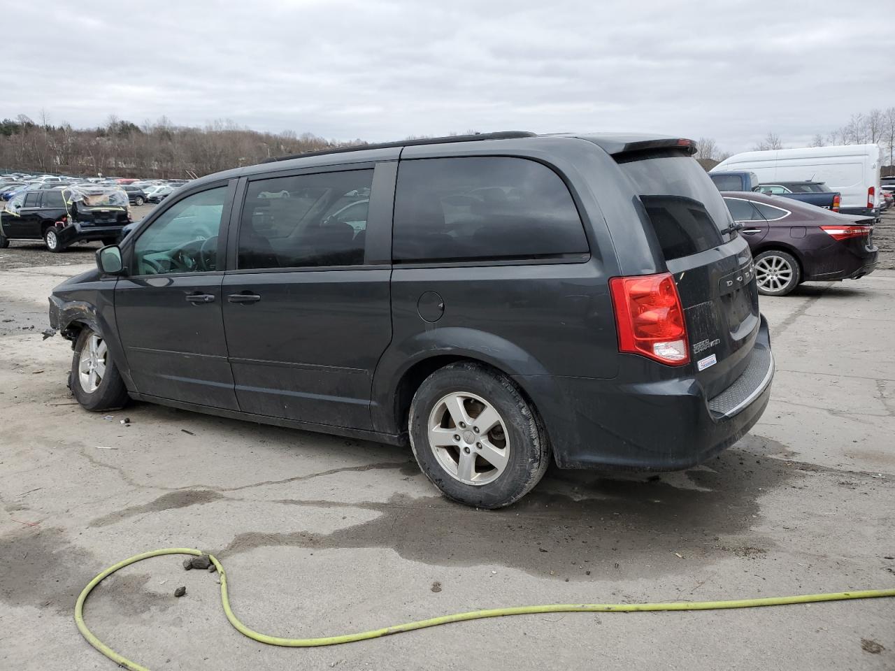 2011 Dodge Caravan - Image 2